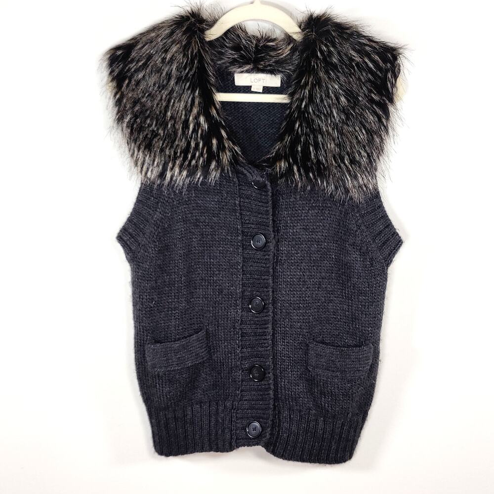 LOFT Wool Blend Sweater Vest Faux Fur Collar Gray Small Old Money Apres Ski